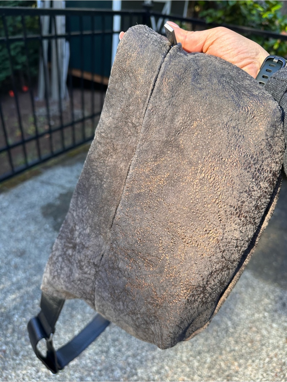 BNNU Rough & Tumble gallery sling in “Saturn” leather - Picture 7 of 7